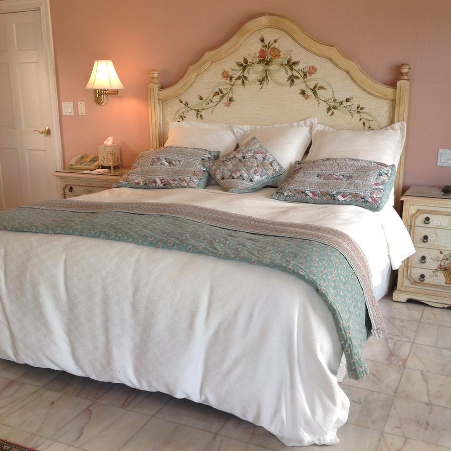 Watercolours Bed & Breakfast Mount Pleasant Exterior photo